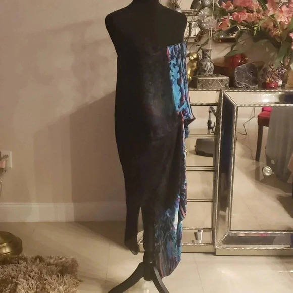 bcbg MaxAria runway Absolutely gorgeous dress size 4 - Picture 2 of 12